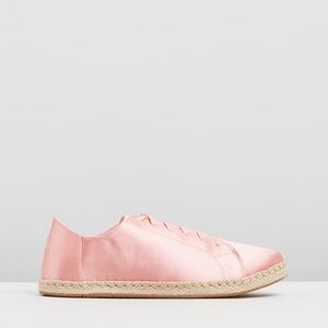 NWOT | TOMS Lena Sneakers in Rose Cloud Satin